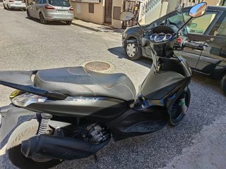 Piaggio Beverly 300 Negra