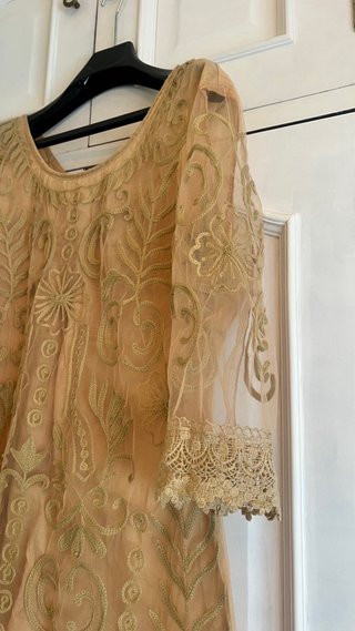 Vestido Almatrichi bordado manga francesa