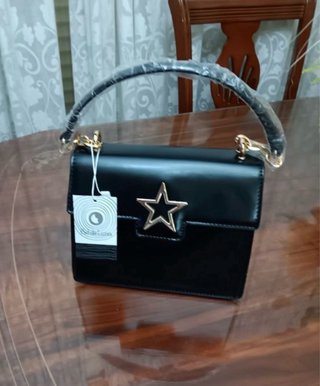 Bolso Negro Cristian Lay Estrella Dorada