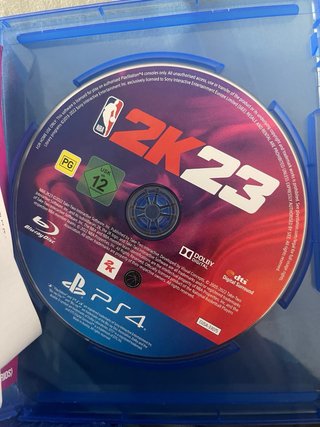 PS4 Pro 1tb con mando, cables y 8 juegos