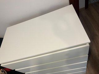 Cajonera blanca de madera