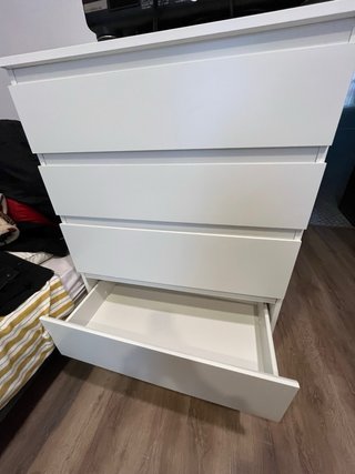 Cajonera blanca de madera