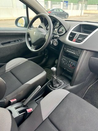 Peugeot 207 2010