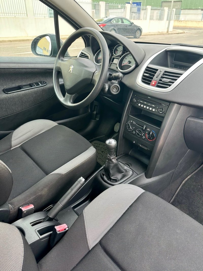 Peugeot 207 2010, foto 11
