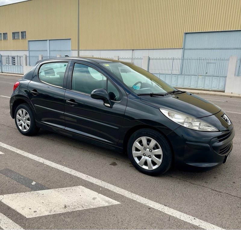 Peugeot 207 2010, foto 6
