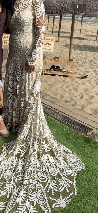 Vestido novia de encaje largo beige y blanco