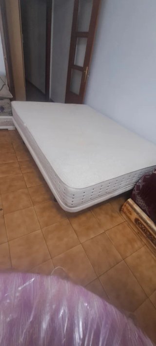 Colchón y base tapizada tela