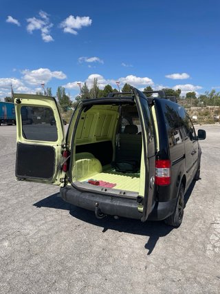 Volkswagen Caddy Negra