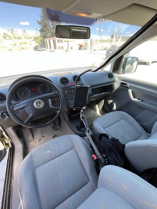 Volkswagen Caddy Negra