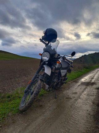 Royal Enfield Himalayan Negra/Gris