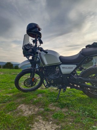 Royal Enfield Himalayan Negra/Gris
