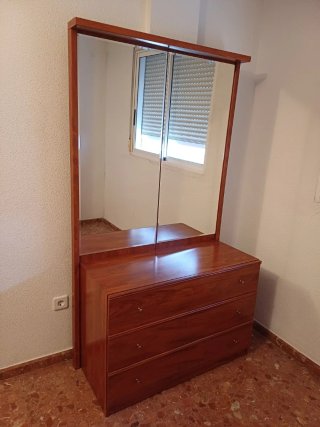 Cómoda de madera