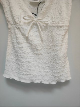Top Bershka blanco