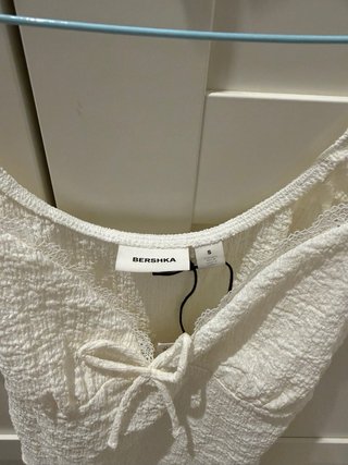 Top Bershka blanco