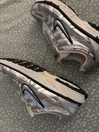 Zapatillas Nike Plata y Negro