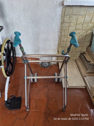 Silla de ruedas Moretti y andador