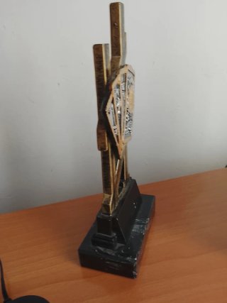 Figura Trofeo Naipes Poker