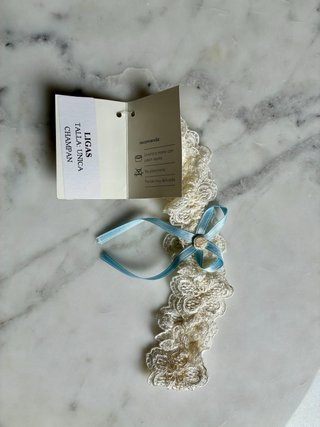Liga de Novia Rosa Clará Encaje Blanco y Azul