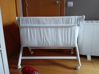 Cuna de bebé y hamaca infantil