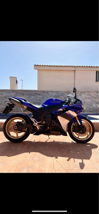Yamaha R1