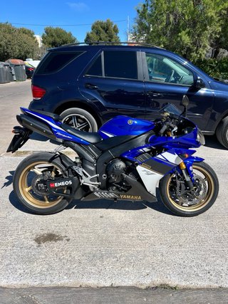 Yamaha R1