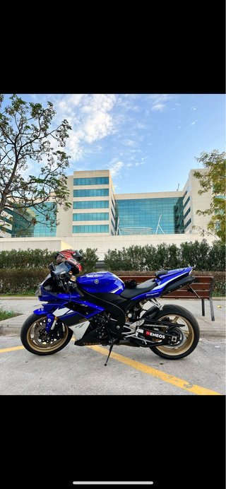 Yamaha R1