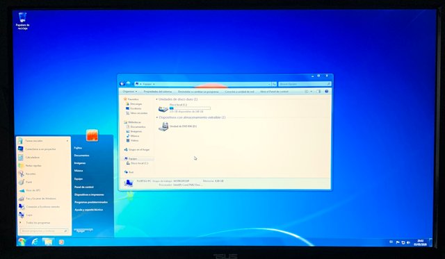 PC SOBREMESA VINTAGE FUJITSU ESPRIMO C5730