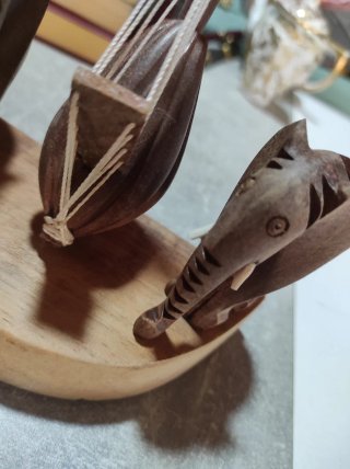 Soporte Kora Madera Elefantes Tallados