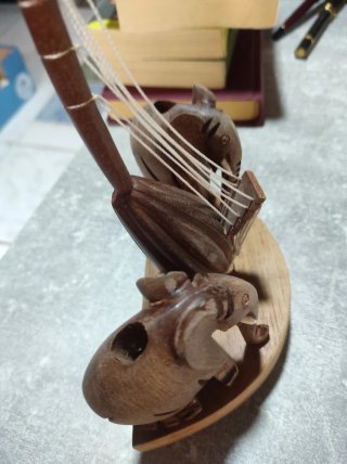 Soporte Kora Madera Elefantes Tallados