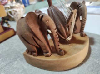 Soporte Kora Madera Elefantes Tallados