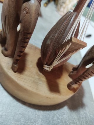Soporte Kora Madera Elefantes Tallados