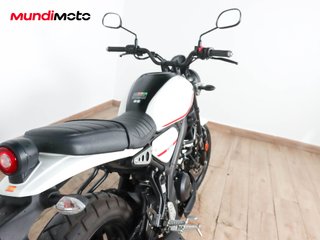 YAMAHA XSR 125 LEGACY