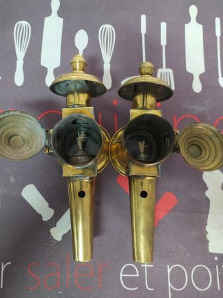 Faros de carruaje antiguos de latón