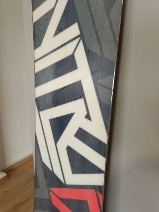 Tabla Snowboard Nitro Revolt Shield 155