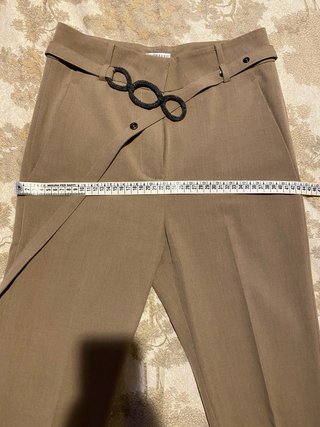 Pantaloni eleganti beige con cintura