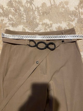 Pantaloni eleganti beige con cintura