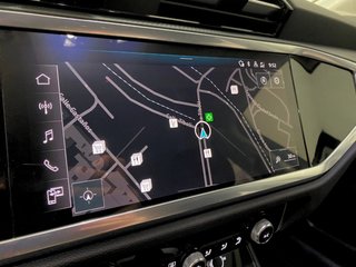 Audi Q3 STRONIC ADVANCE