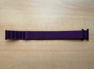 Apple Watch 40mm. Plum Sport Loop