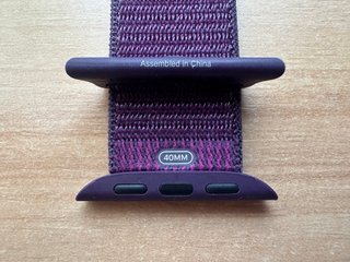 Apple Watch 40mm. Plum Sport Loop