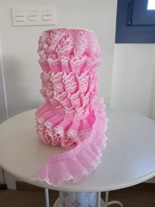 Volantes plisados rosa encaje
