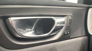Volvo XC60 2.0 T8 AWD Business Plus Auto