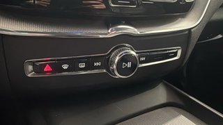 Volvo XC60 2.0 T8 AWD Business Plus Auto
