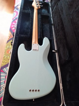Bajo Eléctrico Fender Mark Hoppus Jazz Bass
