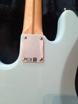 Bajo Eléctrico Fender Mark Hoppus Jazz Bass
