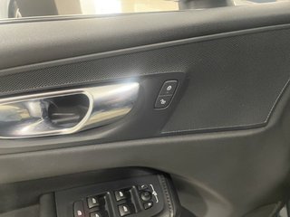 XC60 2.0 B4 D Momentum Pro Auto