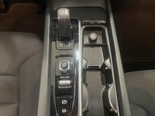 XC60 2.0 B4 D Momentum Pro Auto