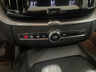 XC60 2.0 B4 D Momentum Pro Auto