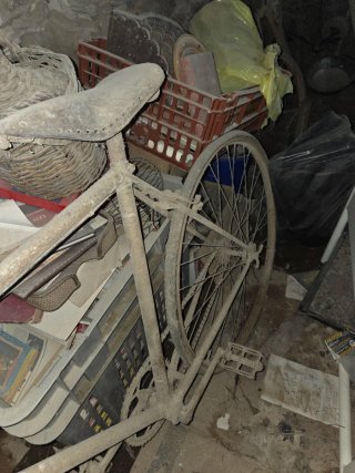 Bicicleta antigua oxidada