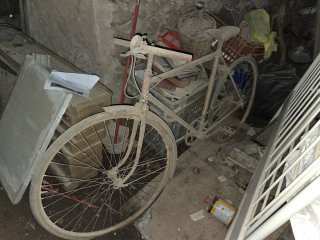 Bicicleta antigua oxidada