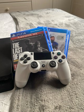 PS4 1TB + 5 JUEGOS + 2 MANDOS